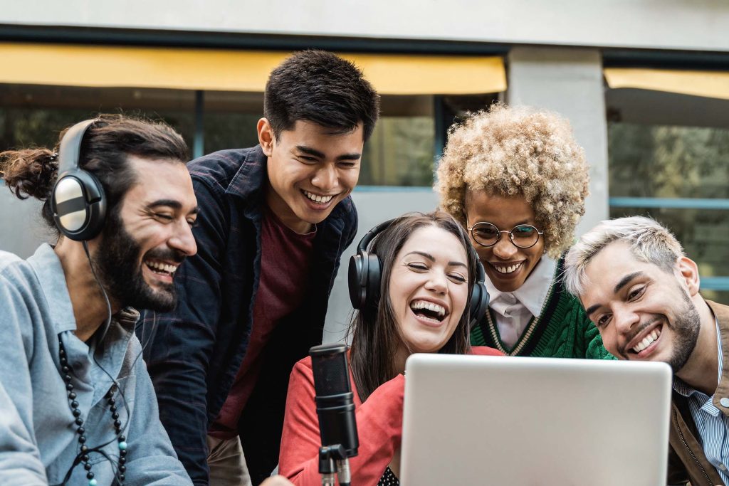 happy-people-doing-podcast-online-using-microphone-X47EGXW.jpg