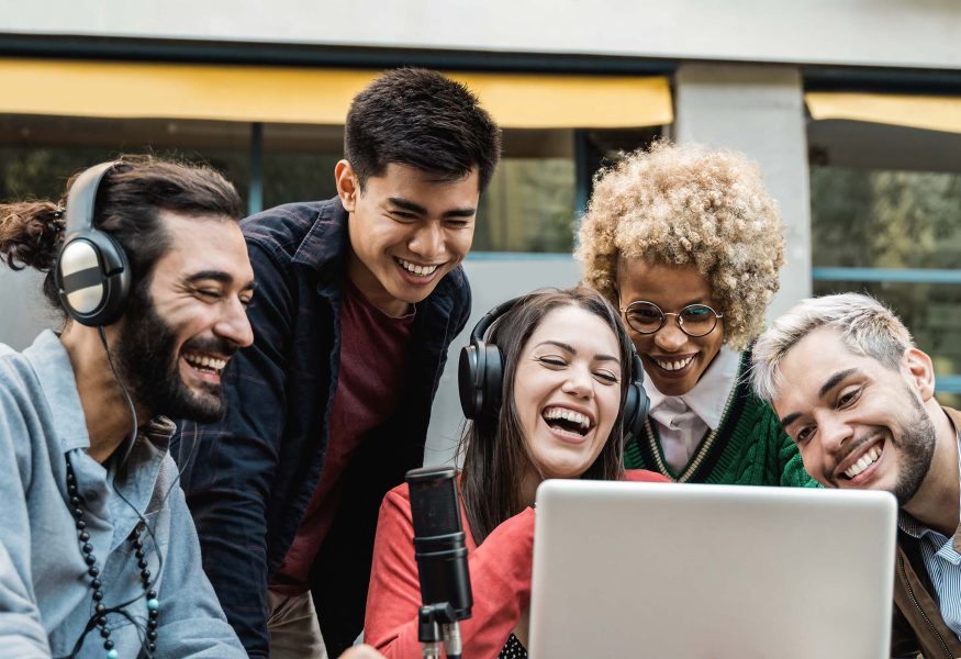 happy-people-doing-podcast-online-using-microphone-X47EGXW.jpg